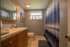 Bathroom - SE Cape Coral Pool Home With Boat Dock (Cape Coral)
