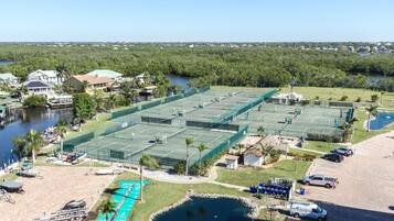 Condo (Beach & Tennis 5908) | Property grounds