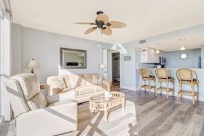 Condo (Lovers Key Resort 901) | Sala de estar