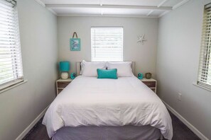 獨棟房屋, 1 張加大雙人床 (Fort Myers Couples Getaway) | 1 間臥室、免費無線上網