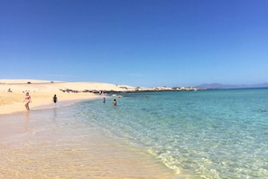 Beach - La Caleta (Parques Holandes): Beautiful apartment with 3 pools & free WiFi (La Oliva)