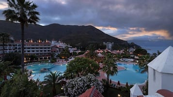 Indoor pool, outdoor pool