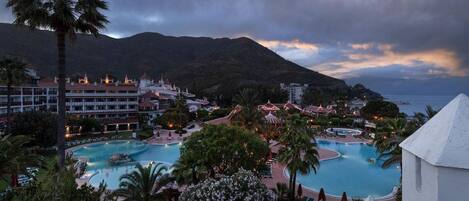 Indoor pool, outdoor pool