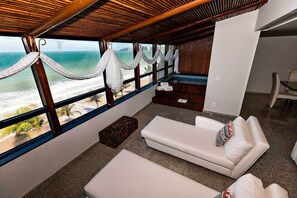 室内游泳池，室外游泳池