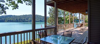 Checkout this beautiful lakefront home on Norris Lake! Open Christmas/New Years!