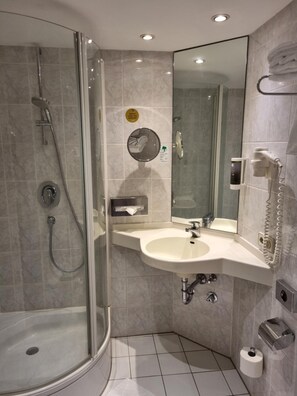 Bathroom - Hotel Mueller Munich (Munich)