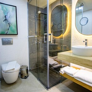Bathroom - Bodrum Beach Resort (Bodrum)