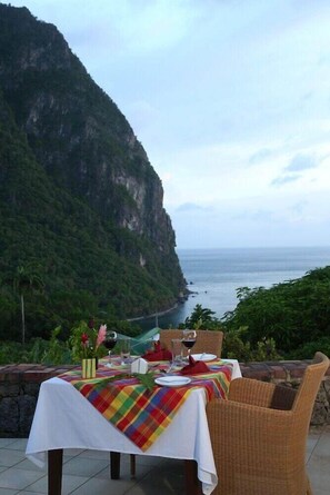 Outdoor dining - Stonefield Estate Villa Resort (Soufrière)