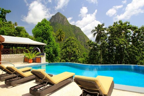 Stonefield Estate Villa Resort