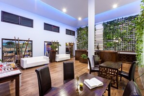 Restaurant - The View Hotel Resort (La Oliva)