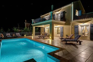 Vila (3 Bedrooms) | Bagian depan properti