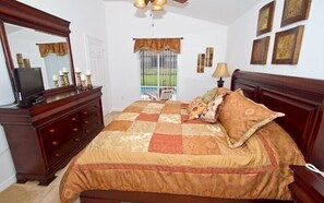 Casa, várias camas, piscina particular, vista para a piscina | 3 quartos, Wi-Fi de cortesia, roupa de cama