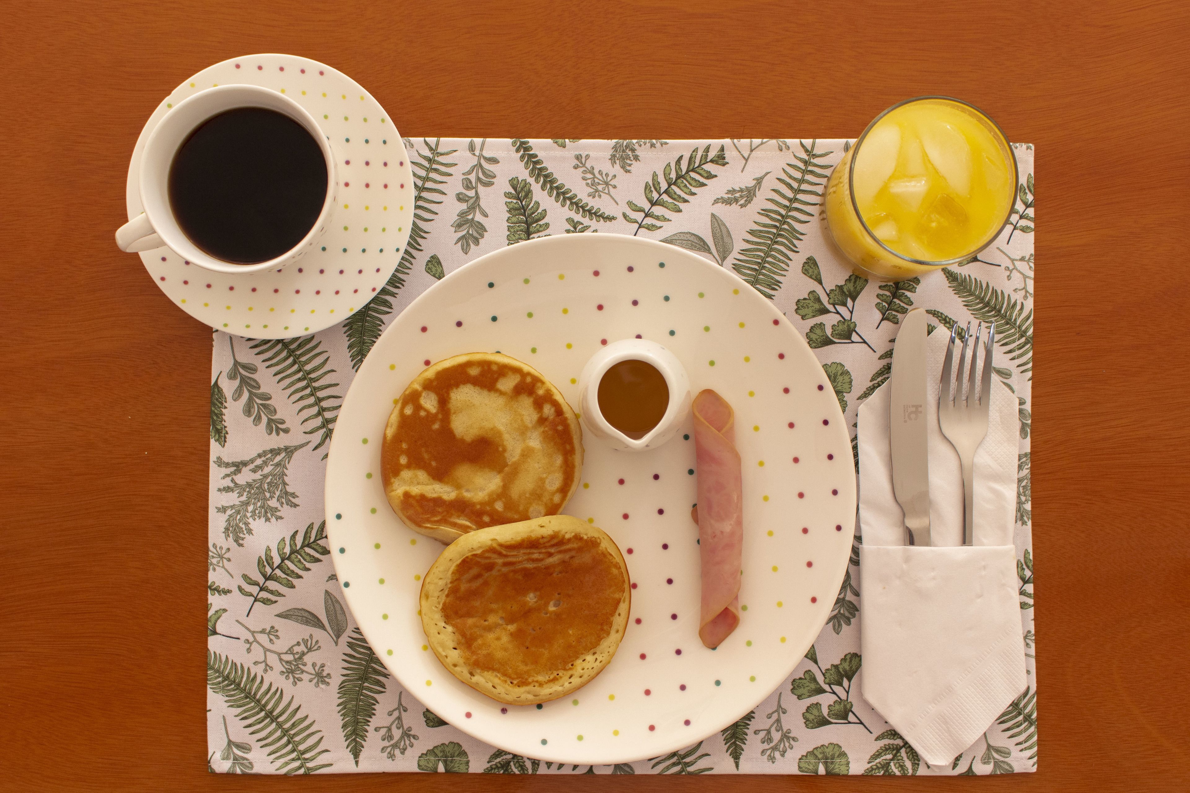 free daily cooked-to-order breakfast