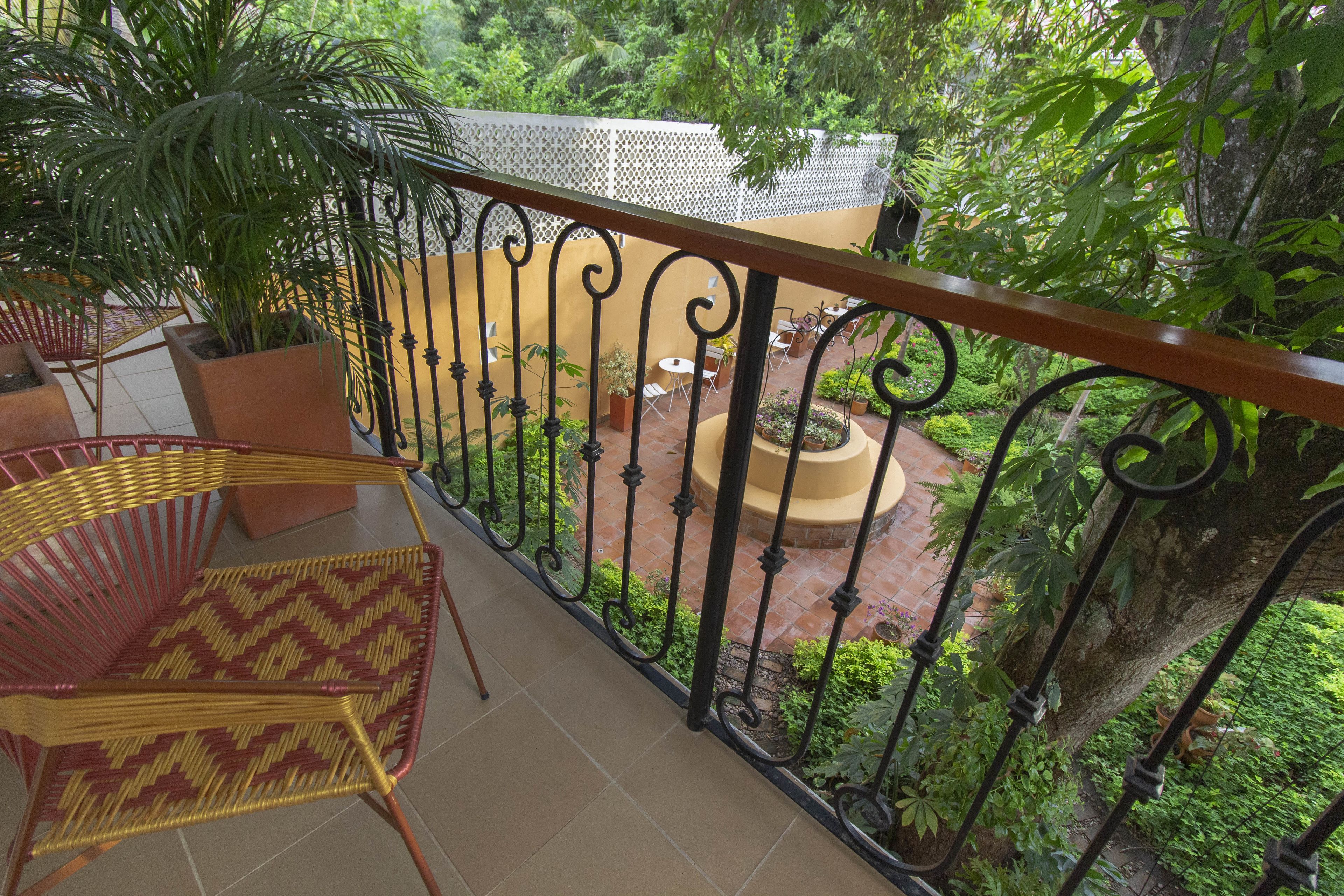 junior suite, 1 queen bed | balcony