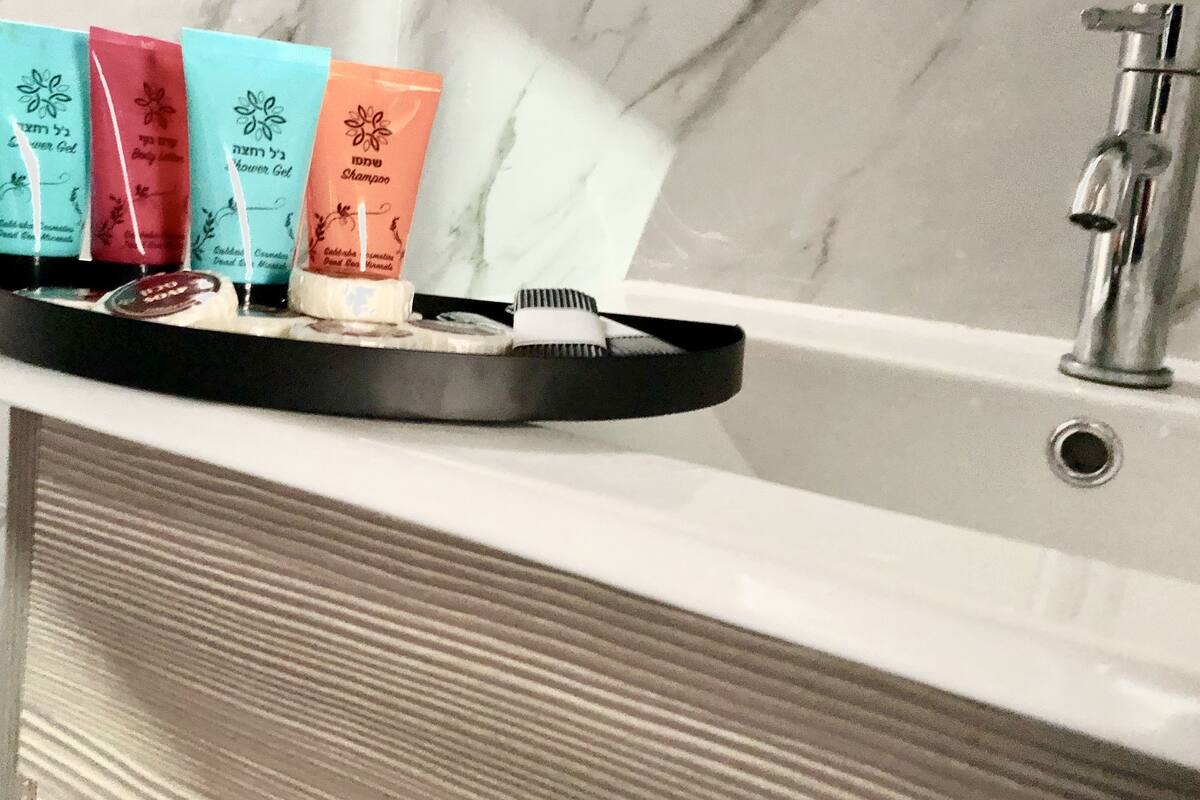 Allergikerbettwaren, Minibar (mit einigen kostenlosen Artikeln)