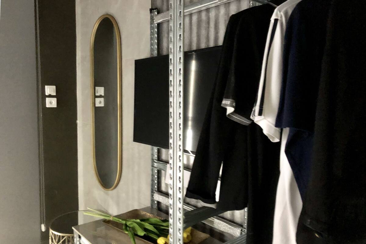 Allergikerbettwaren, Minibar (mit einigen kostenlosen Artikeln)