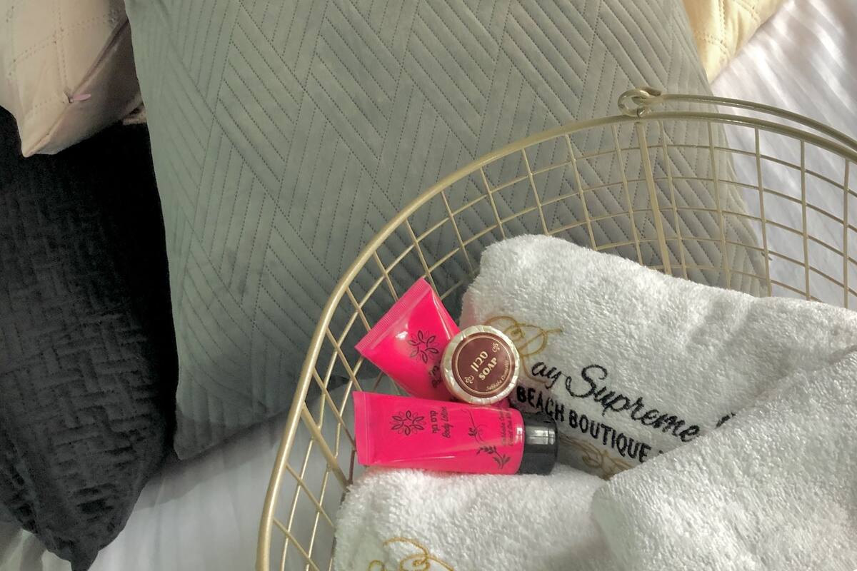 Allergikerbettwaren, Minibar (mit einigen kostenlosen Artikeln)