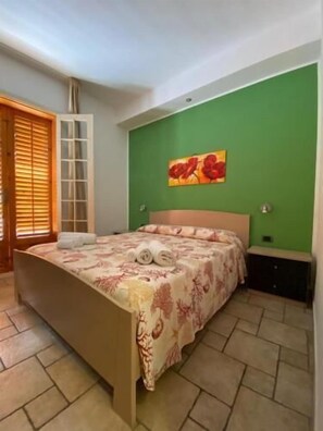 2 quartos, ferros/tábuas de passar roupa, Wi-Fi de cortesia