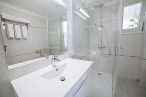 Bathroom - Acapulco (San Bartolomé de Tirajana)