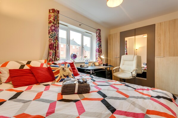Premium bedding, individually decorated, individually furnished, desk