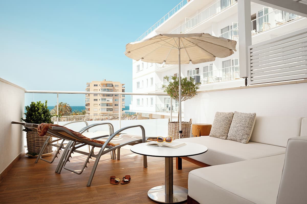 Superior Twin Room Partial Sea View H12XLR | Utsikt fra balkong