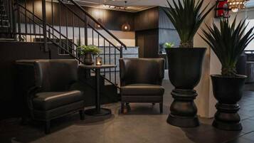 المنشأة من الداخل