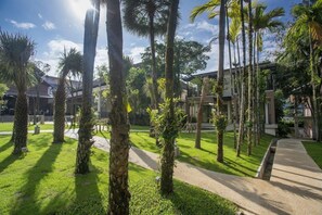 Property grounds - The Leaf on the Sands by Katathani (Takua Pa)