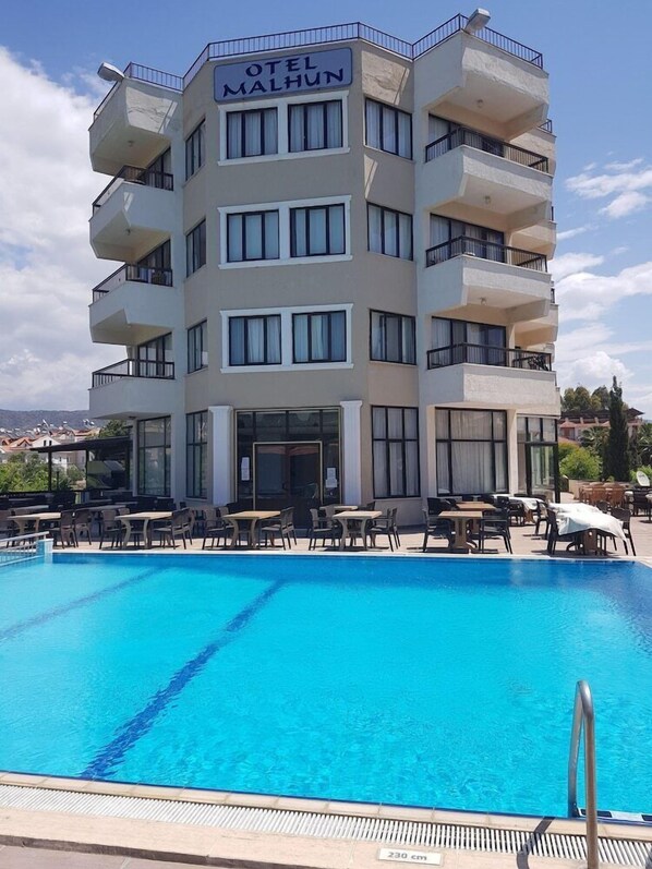 Outdoor pool - Malhun Hotel (Fethiye)