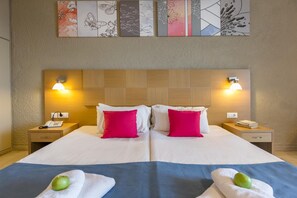 Soundproofing, iron/ironing board - Albatros Hotel (Corfu)