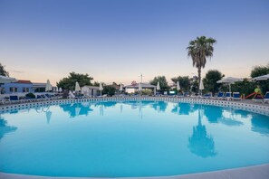 Outdoor pool - Albatros Hotel (Corfu)
