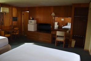 Deluxe Double Room, 2 Queen Beds | Individually furnished, desk, free WiFi, bed sheets - Mid-City Motel (Sault Ste. Marie)