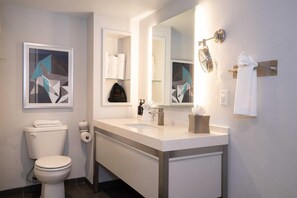 Bathroom - Hotel Indigo Harrisburg Hershey, an IHG Hotel (Harrisburg)