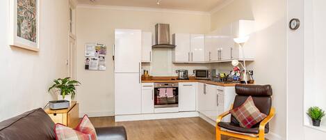 Apartment | Private kitchen | Fridge, microwave, oven, stovetop