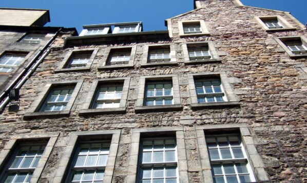 Apartment | Front of property