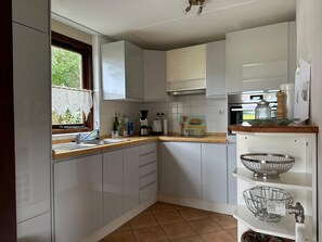 Fridge, microwave, oven, stovetop - 4 people House, detached, beach, terrace, great facilities (Sint Maartensvlotbrug)