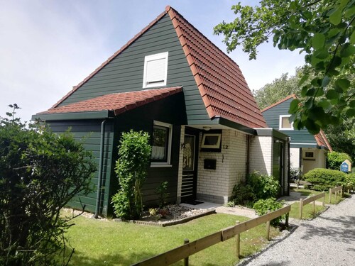 4 people House, detached, beach, terrace, great facilities