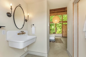 Fields Cottage - King | Bathroom