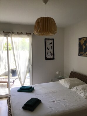 3 bedrooms, iron/ironing board, free WiFi, bed sheets