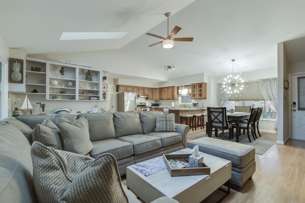 Smart TV, fireplace, video games, Netflix