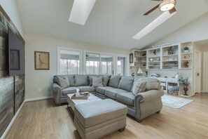 Smart TV, fireplace, video games, Netflix