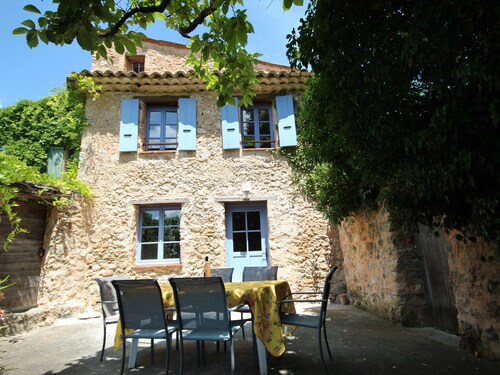 Lou Penequet, a charming Mas in Provence with shared  pool, countryside
