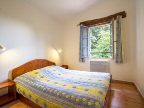 2 chambres, fer et planche à repasser, lit parapluie, Wi-Fi