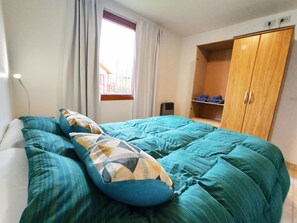 Comfort Cabin, 1 Queen Bed, Garden View