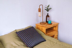 Comfort Cabin, 2 Bedrooms, Garden View | Hypo-allergenic bedding, blackout drapes, soundproofing, rollaway beds - Cabañas Las Cumbres (El Calafate)