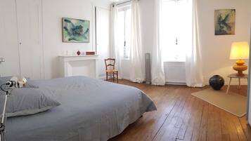 3 bedrooms, iron/ironing board, travel crib, free WiFi