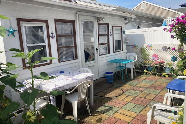 屋外ダイニングエリア