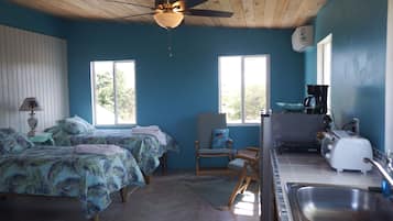 Fridge, oven, stovetop, coffee/tea maker