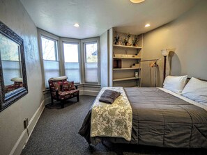 6 habitaciones, tabla de planchar con plancha, wifi y ropa de cama 