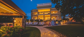 Beachfront apartment Luce 1***** with a sea view on Krk