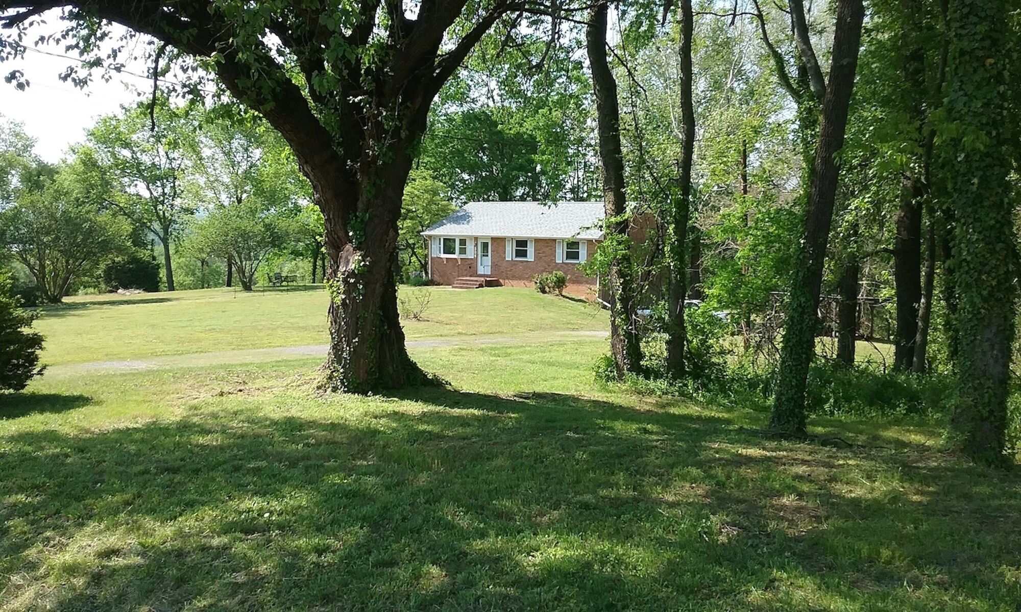 Guest Lodging near Richmond, VA.  Close to Osborne Landing. Parking for boats.  